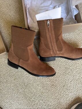 Dolce Vita Women’s Tan Suede Chukka Boots with Ribbed Ankle Panel
